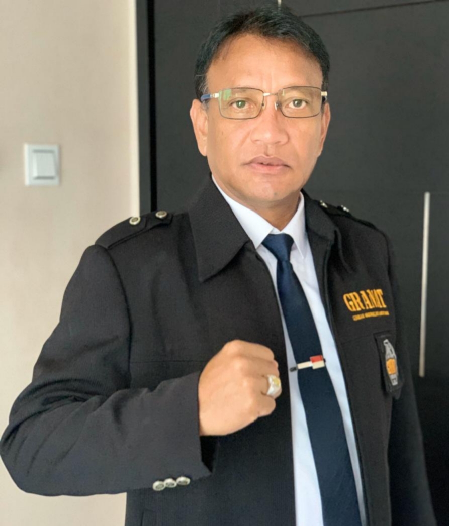 Kapolda Kepri Terima Satyalancana Wira Karya dari Presiden, DPD Granat Kepri Ucapkan Selamat Kapolda Kepri Terima Satyalancana Wira Karya dari Presiden, DPD Granat Kepri Ucapkan Selamat BBC Kepri